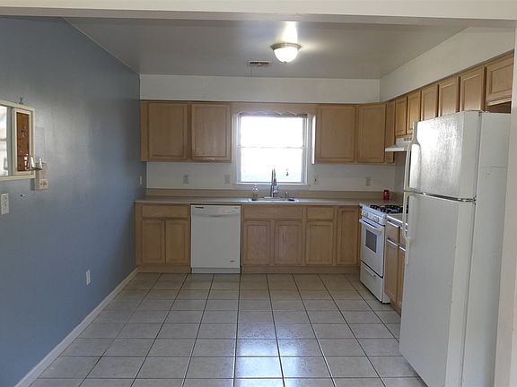 4th image of 332 Randolph Ave Floor 2