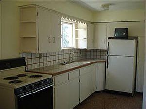 4th image of 989 Vienna Ave