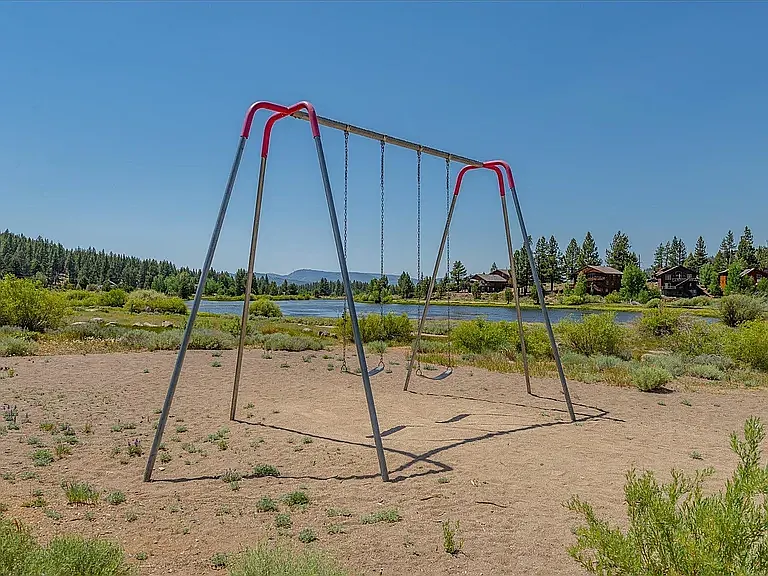 Powder Horn Ln — Photo 43