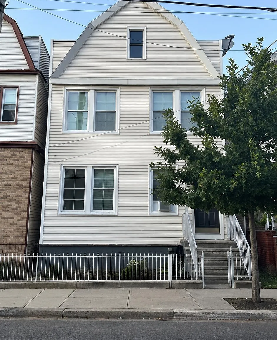 1 bed, 1.0 bath, $1,675 — Photo 1