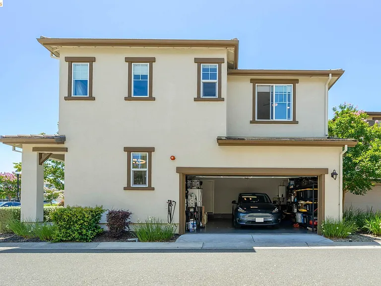 339 Emory Ct — Photo 33