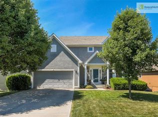 13714 Berger Ave, Bonner Springs, KS 66012