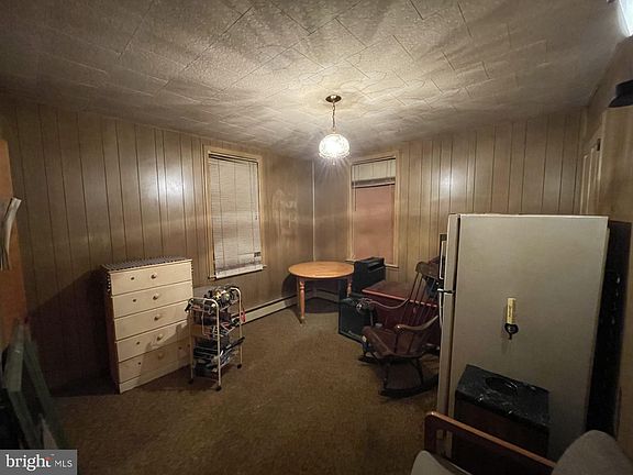 4th image of 115 Chestnut St