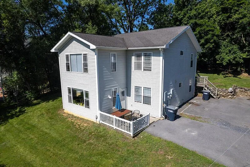 1321 Mount Clinton Pike #A