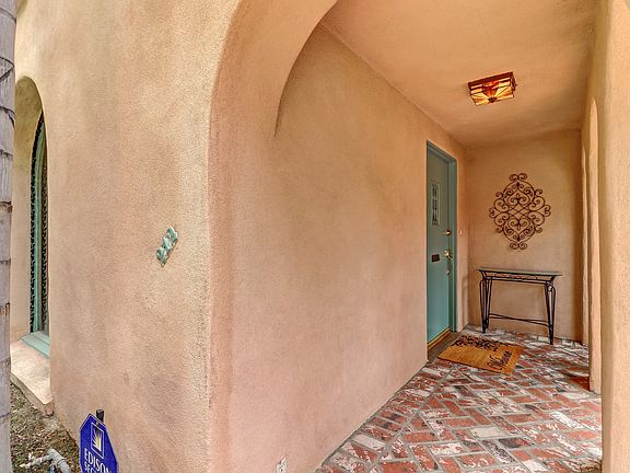 4th image of 212 E La Deney Dr