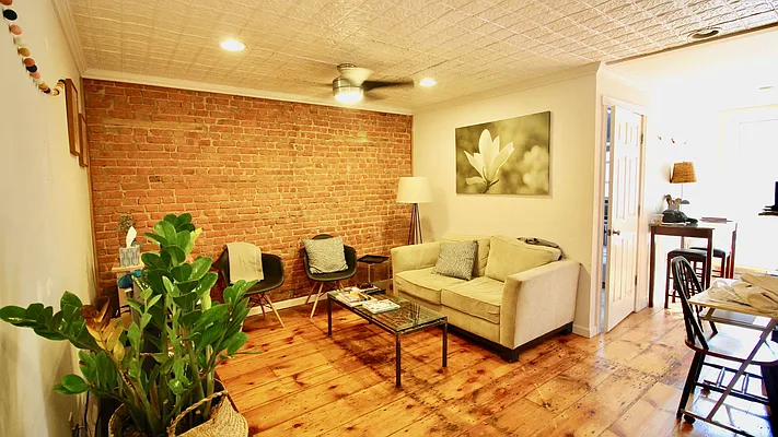 Rented by True Real Estate Group | media 6