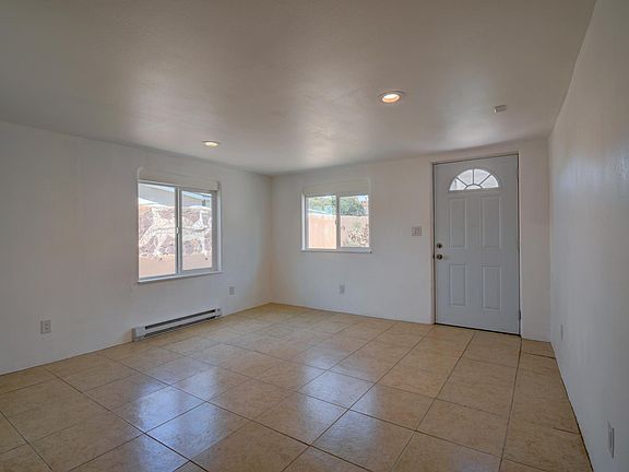 5th image of 314 1/2 Camino Alire #B