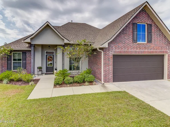 3017 Sea Oats Dr, Long Beach, MS 39560
