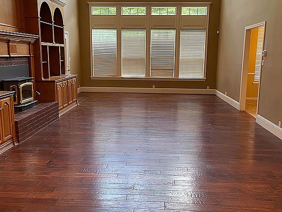 3rd image of 7010 Forest Oak Dr