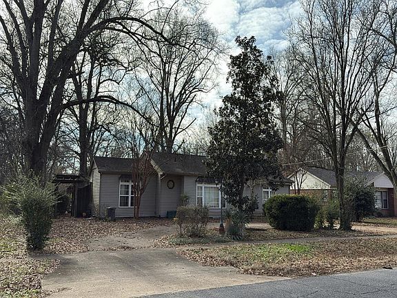 3rd image of 202 Dover Rd