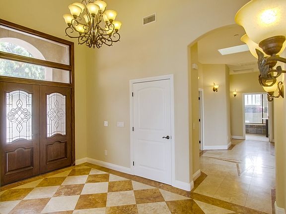 4th image of 2845-47 E Vista Way