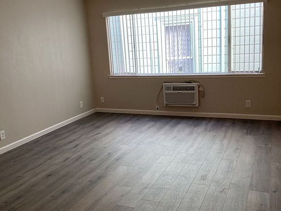 4th image of 1823 H St APT L