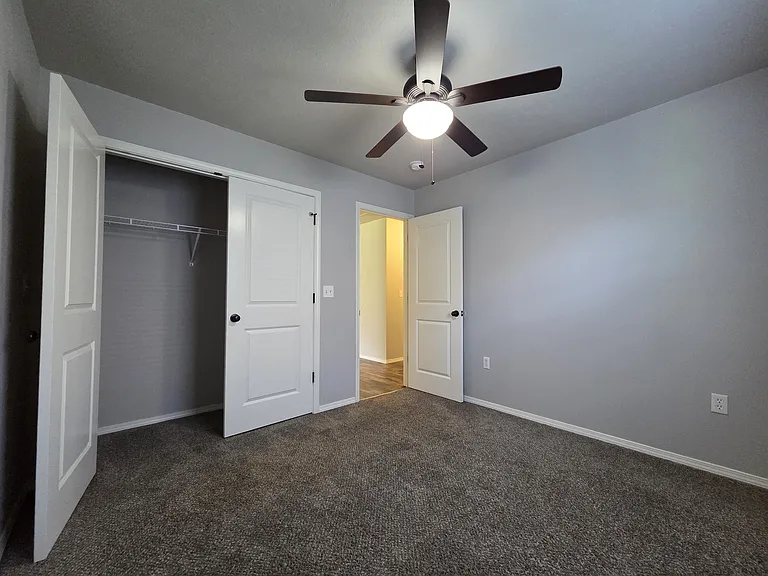 539 Welch St — Photo 11