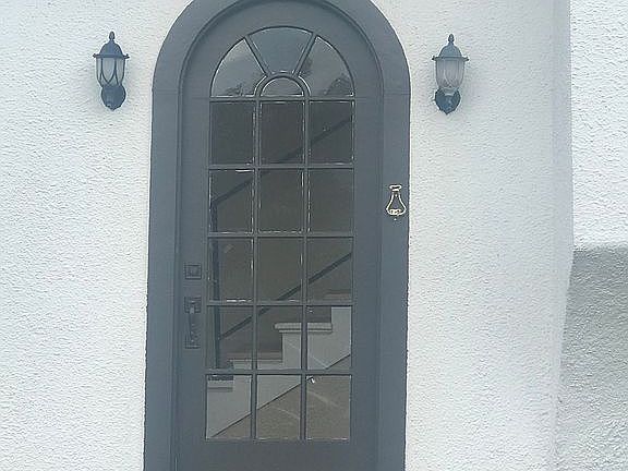2nd image of 607 Clare Ct