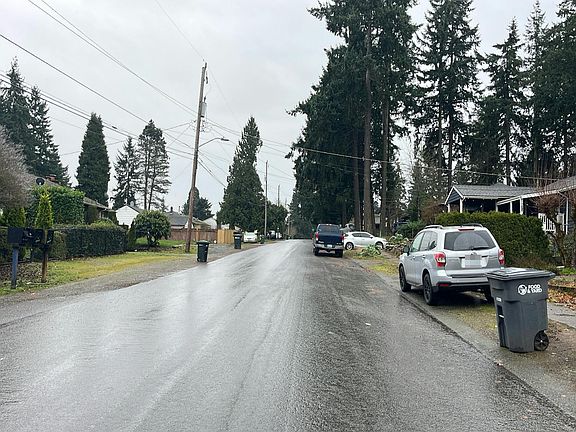 5th image of 14046 6th Ave S