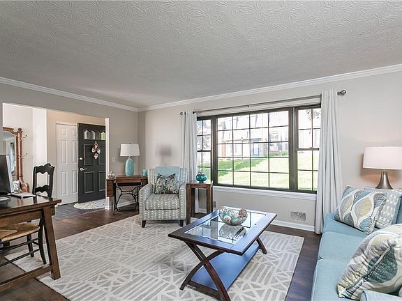 4th image of 50 Huxley Way