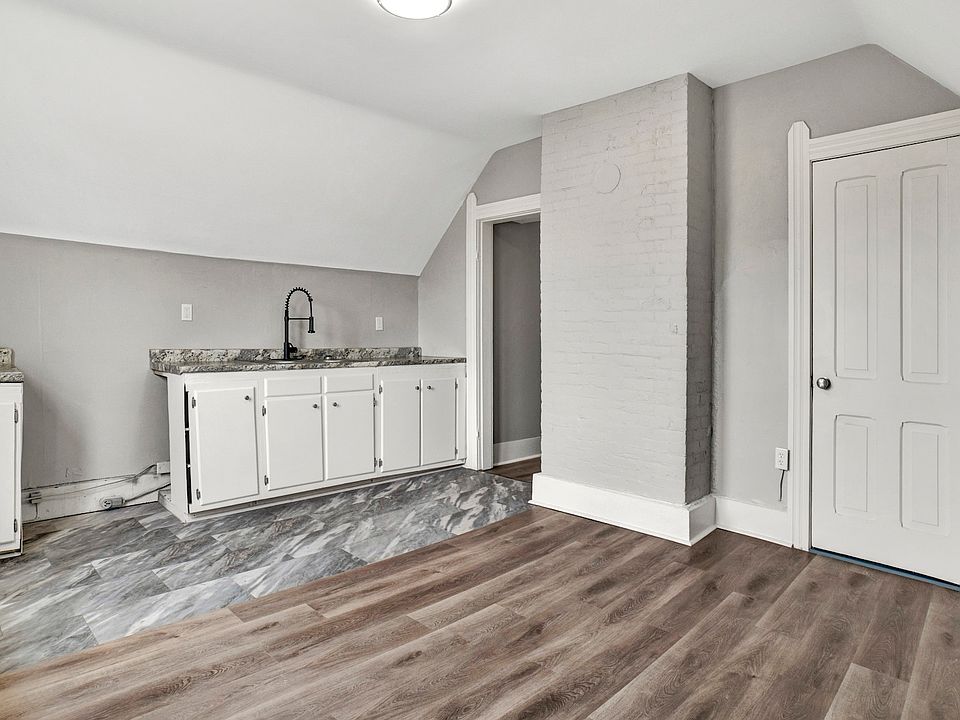 1st image of 231 E Mary St #2