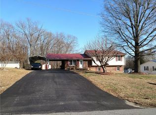 129 Pine View Rd, Eden, NC 27288