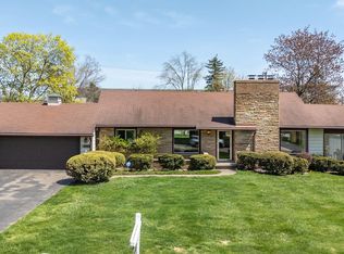 2429 Bratton Ave, Bloomfield Hills, MI 48302