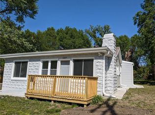 1227 S McCoy St, Independence, MO 64055