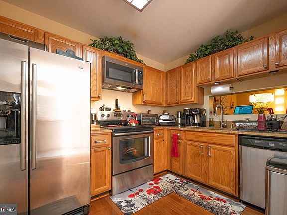 5th image of 4506 Four Seasons Pl