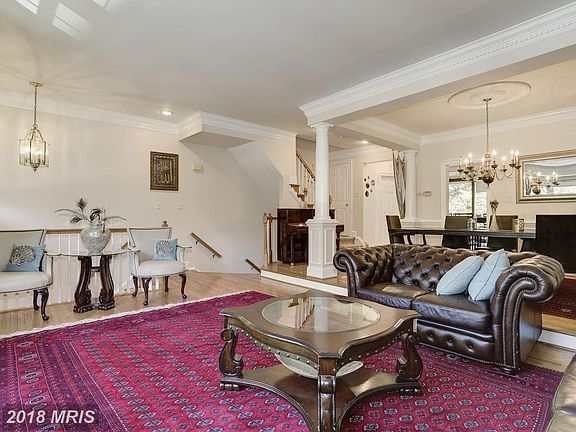 3rd image of 9956 Foxborough Cir