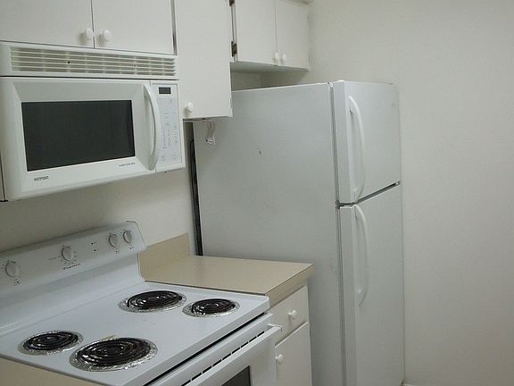 3rd image of 3389 Antigua Ln APT 101