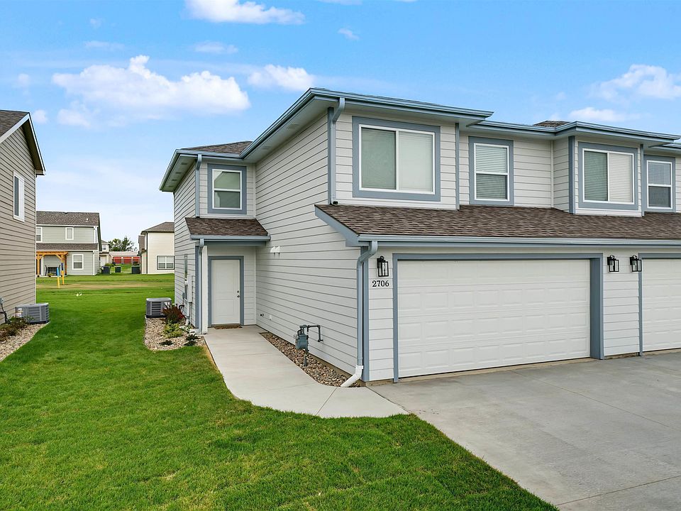 1st image of 2706 Amelia Ln