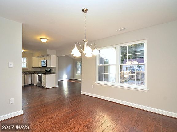 3rd image of 432 Winterberry Dr