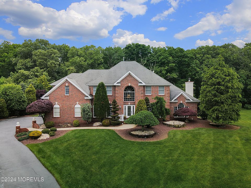 1st image of 14 Stoney Brook Drive