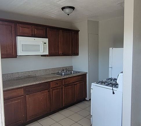 3rd image of 315-319 S 28th St #2809-2811