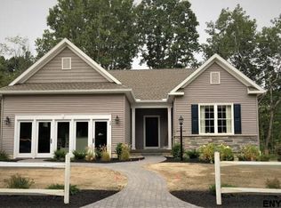 16 Wooden Ln, Queensbury, NY 12804