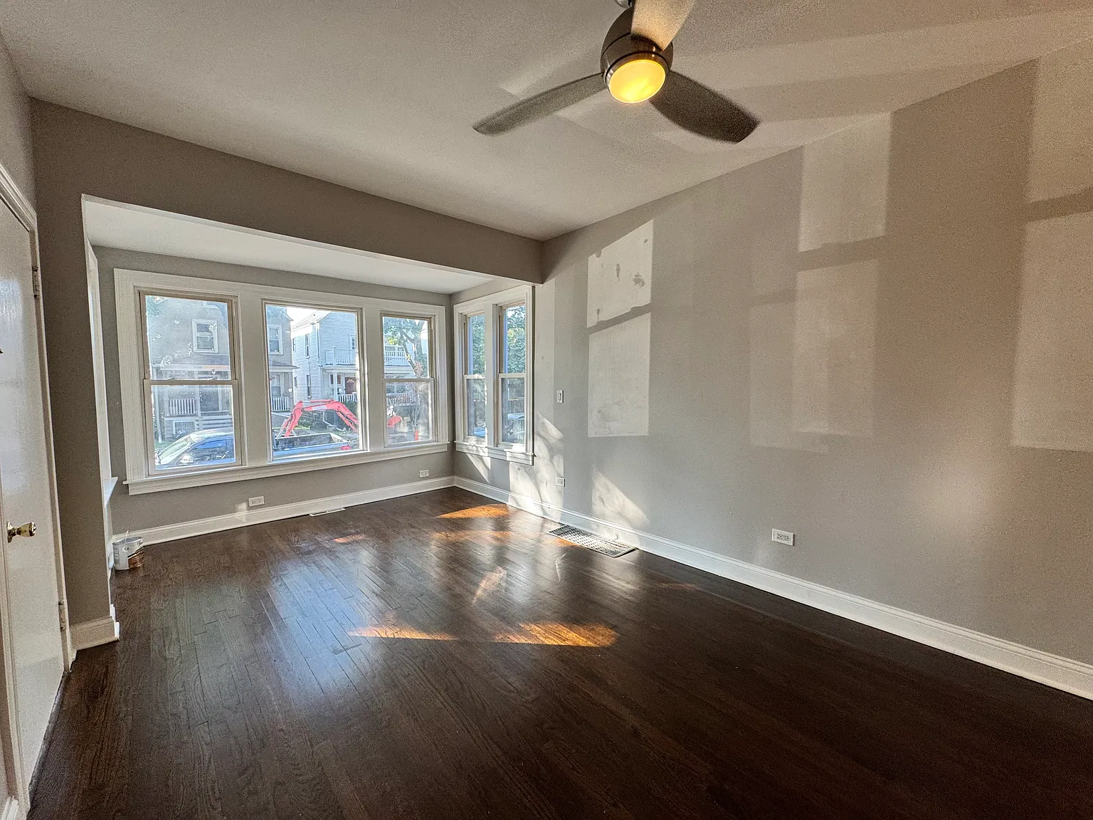 2 bed, $1,900 — Photo 2