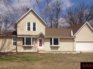 100 Spring St W, Kasota, MN 56050