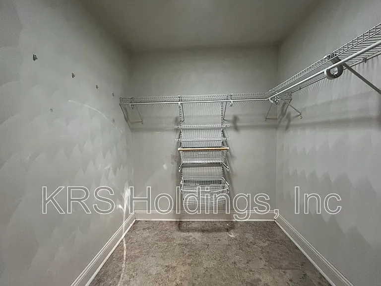 409 E Lorengo Ave — Photo 16