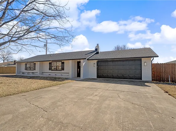 1906 SE Taylor St, Bentonville, AR 72712