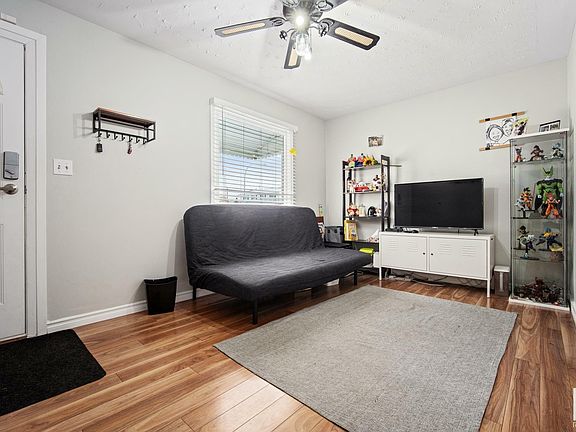 4th image of 10608 152nd St NW