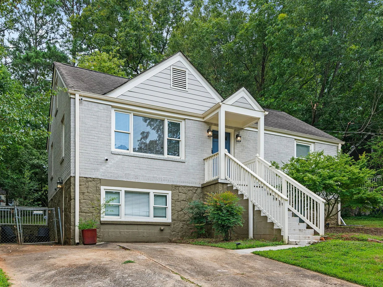 3 bed, 2184 sqft, $3,350 — Photo 2