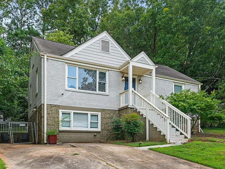 1565 Columbia Cir — Photo 2