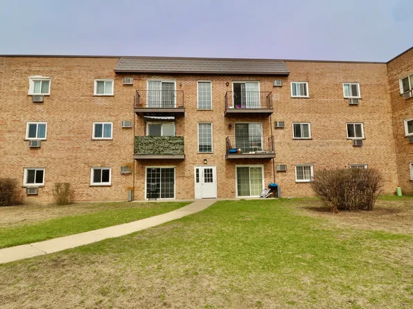 155 W Elk Trl APT 355, Carol Stream, IL 60188