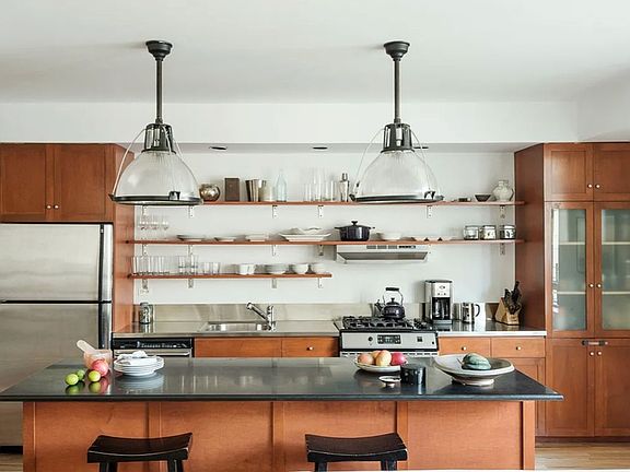 3rd image of 65 Washington St APT 3C