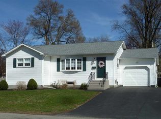 11 Martingale Dr, Colonie, NY 12205