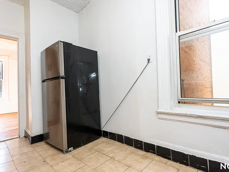 571 Lincoln Pl #2B — Photo 4
