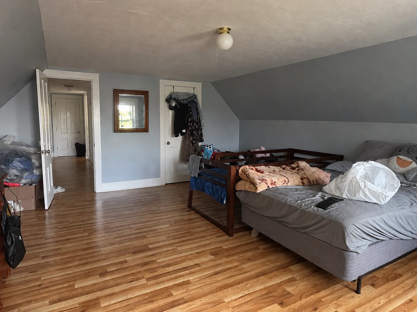 4 bed, 1919 sqft, $3,500 — Photo 2