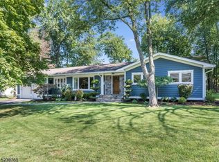7 Taylor Dr, West Caldwell, NJ 07006