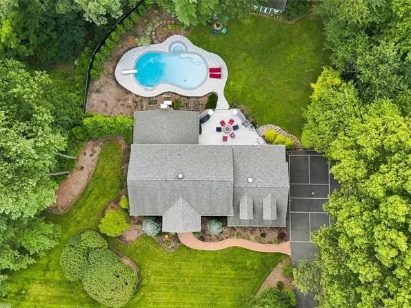 700 Oak Lane, Franklin Lakes, NJ 07417