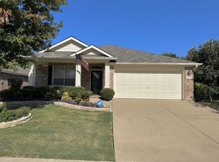 13121 Fencerow Rd, Fort Worth, TX 76244