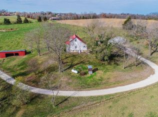 709 Equestrian Ln, Washington, MO 63090