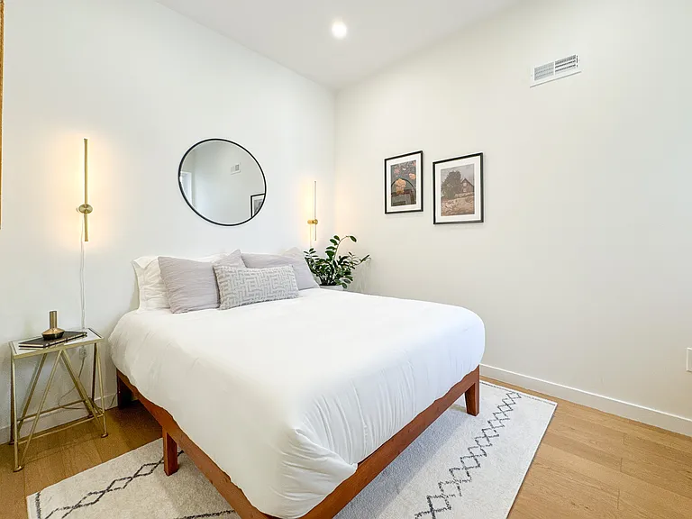 637 Belgrade St — Photo 32