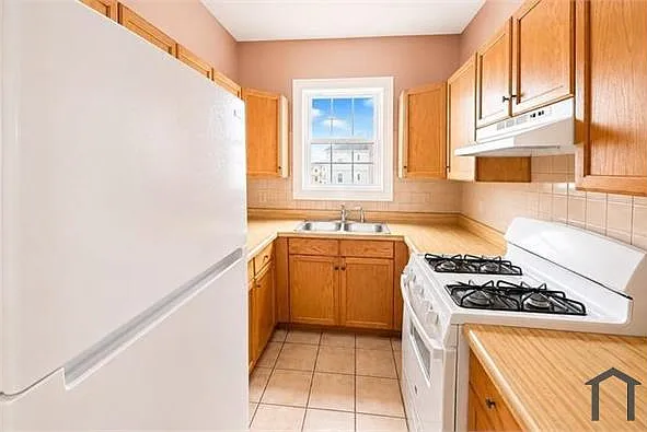 544 Plymouth Ave #2 — Photo 5